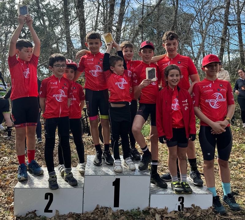 Gran fin de semana lleno de podios para la escuela de ciclismo Jaraiceña TRY IT
